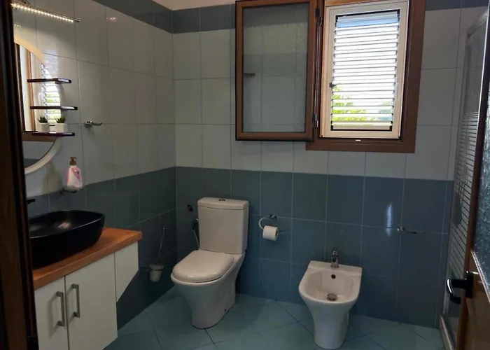 아파트 Besa House